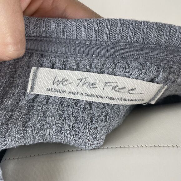 We the Free Thermal Shirt Women Size Medium Gray Waffle Knit Vneck Long Sleeve - Picture 7 of 9